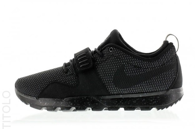 sentar fluctuar Querido Kicks of the Day: Nike SB Trainerendor "Black/Black-Dark Grey" | Complex