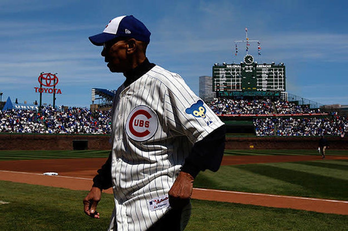 Baseball Hall of Famer Ernie Banks passes