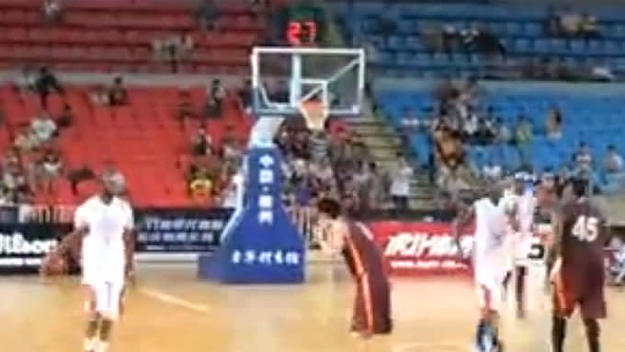 McGrady hits game-winning three, beating China team (VIDEO)