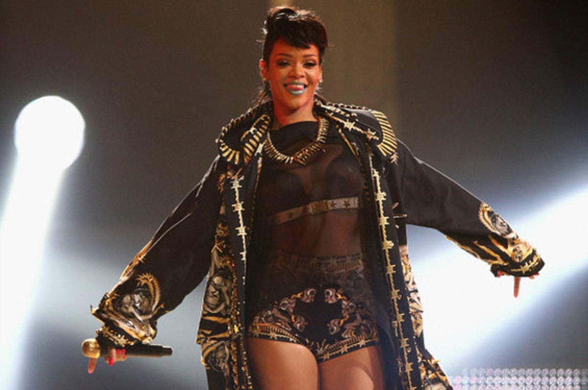 Rihanna ping-pong show tweets upset Thai fans