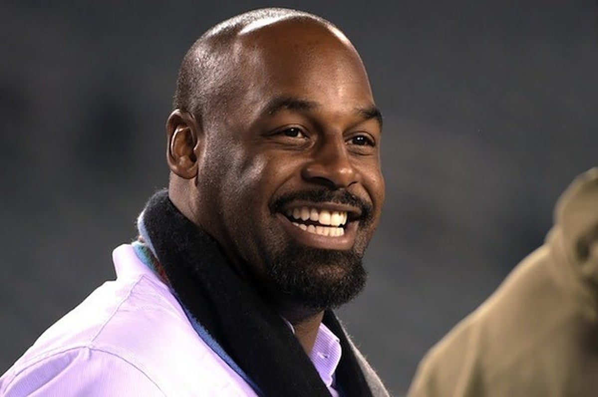 Syracuse to retire Donovan McNabb's number 