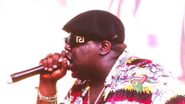 From his “first” freestyle to his freestyle with Tupac, we’re honoring the great Notorious B.I.G with these 10 best Biggie freestyles.