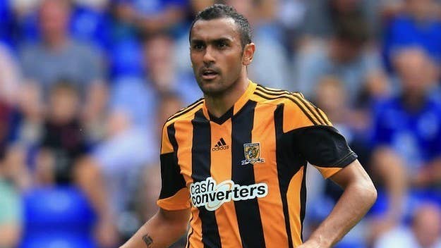 Hull City's Ahmed Elmohamady had no shame breaking out one of the worst dives ever seen.