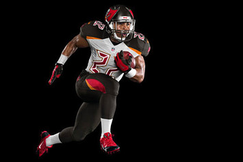 tampa bay buccaneers and nike unveil new uniform design 2 large copy