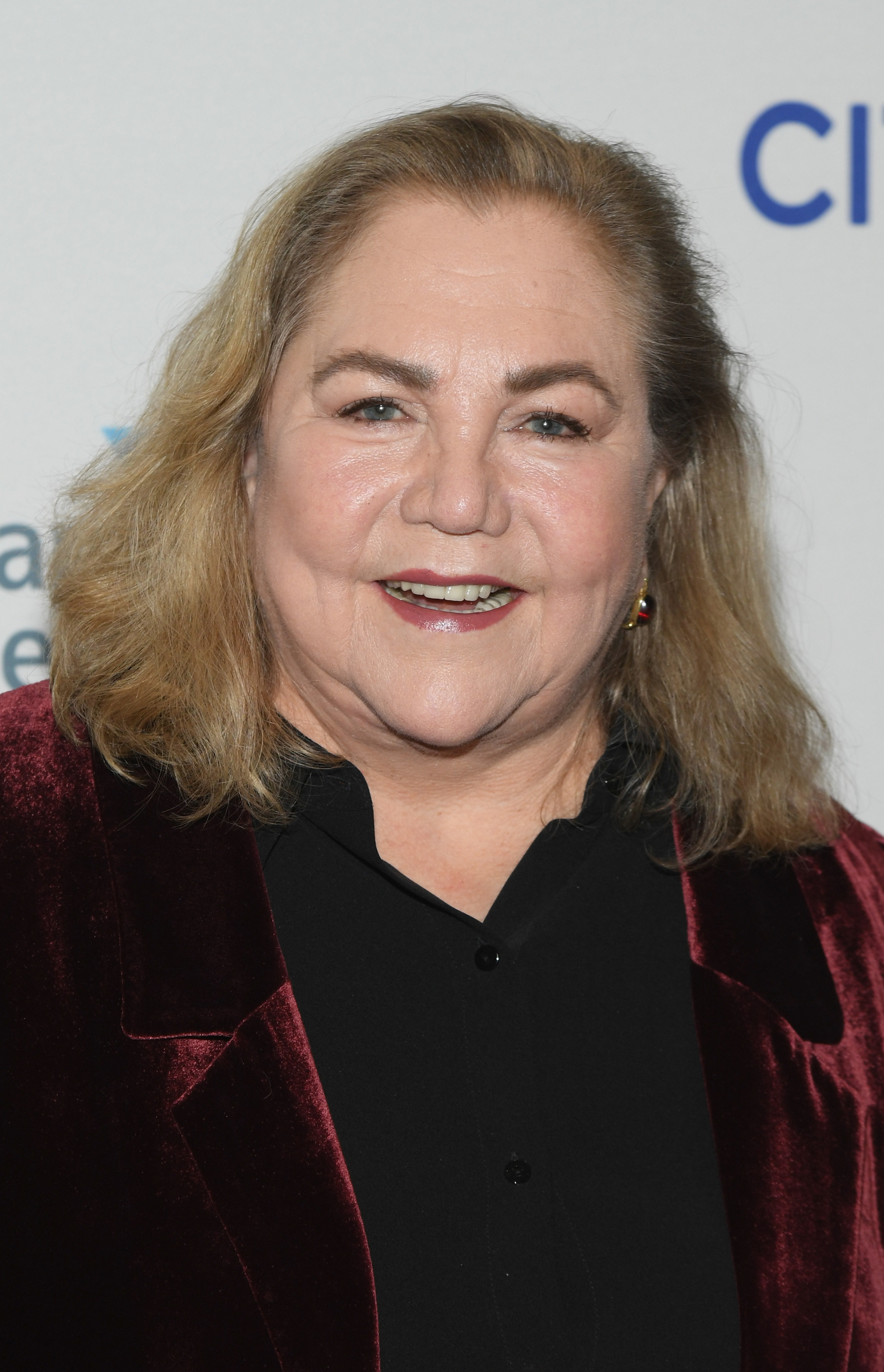 Kathleen Turner On Playing Chandler Bing s Trans Parent - 67