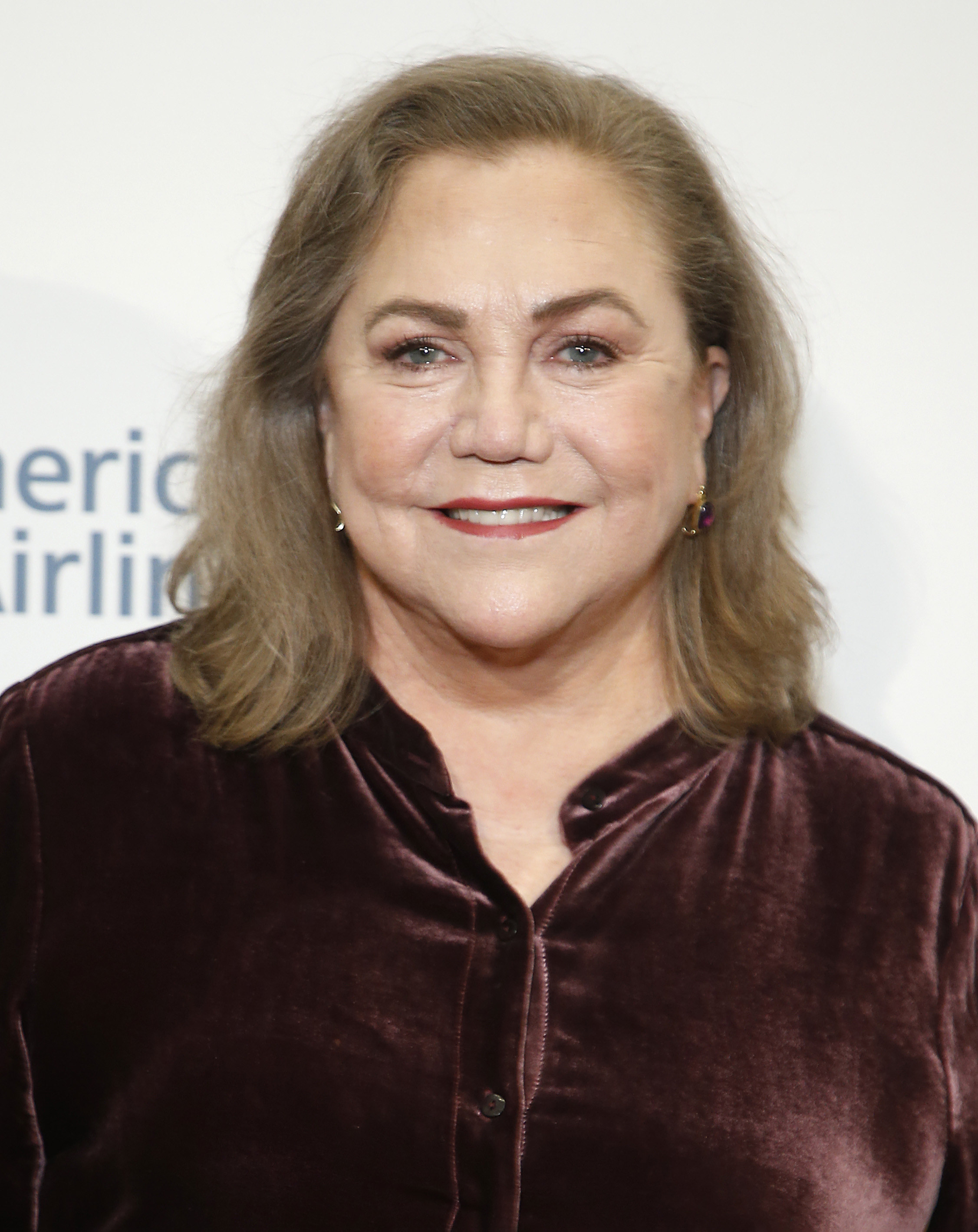 Kathleen Turner On Playing Chandler Bing s Trans Parent - 57