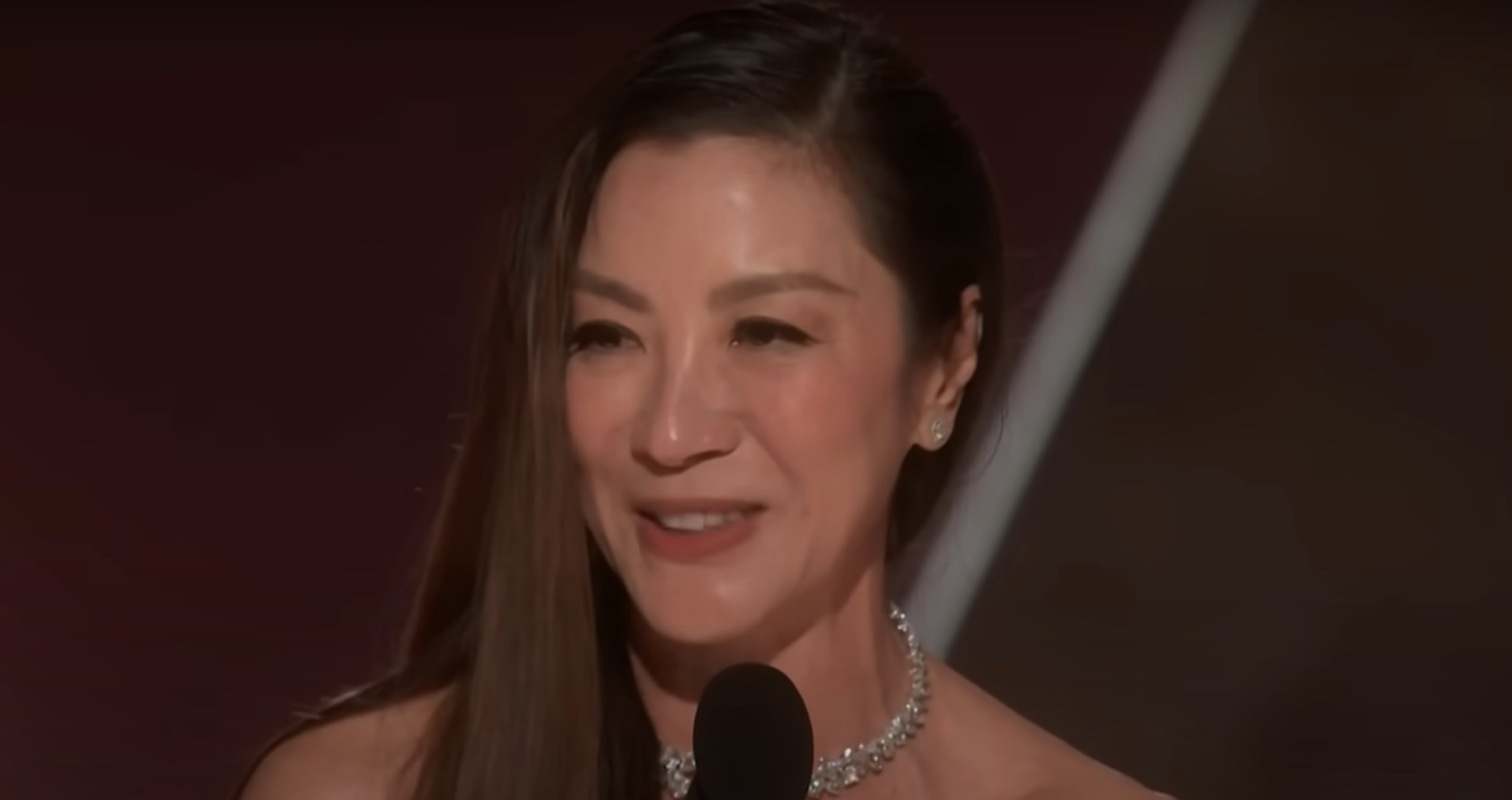 Michelle Yeoh Told Golden Globes Pianist To Shut Up - 4