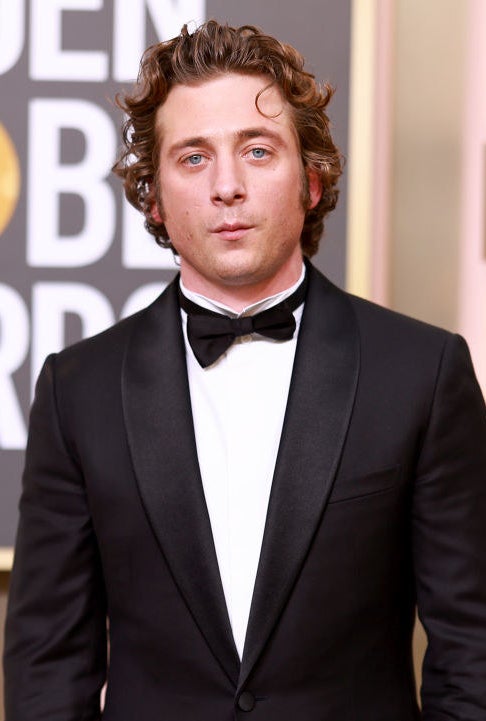 A close up on Jeremy Allen White