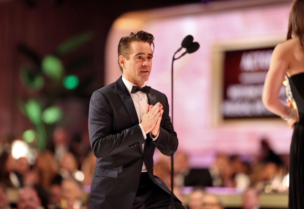 Colin Farrell accepts the Best Actor in a Motion Picture â€“ Musical or Comedy award