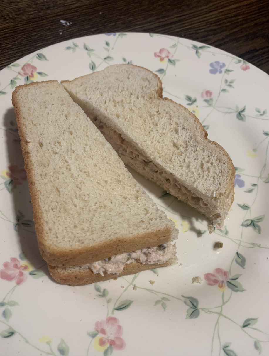 A badly cut sandwich