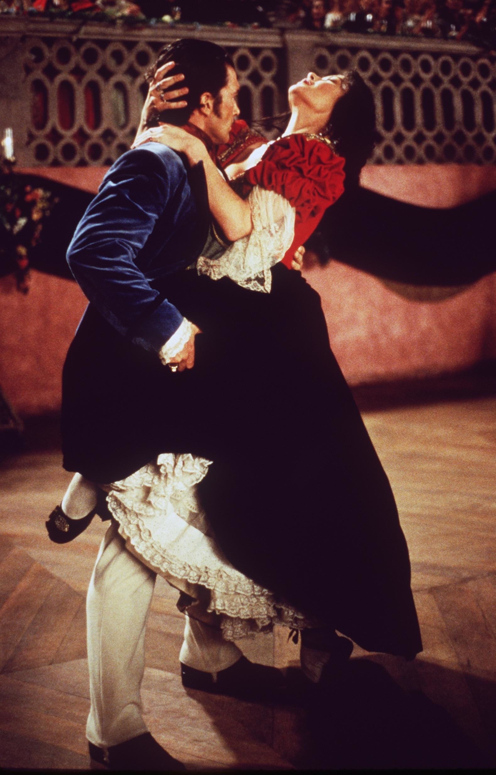 1998 Antonio Banderas and Catherine Zeta Jones stars in &quot;The Mask of Zorro&quot;