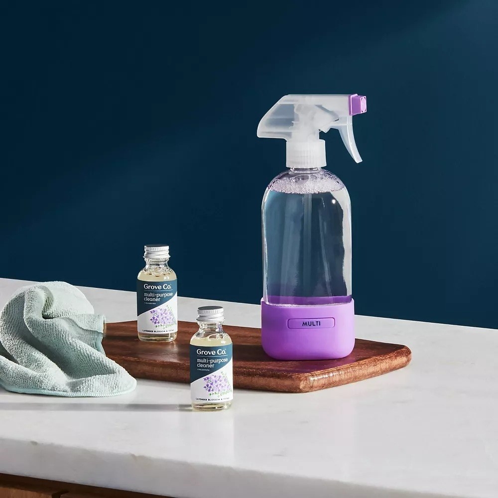 the concentrate cleaner and glass bottle with mixed solution