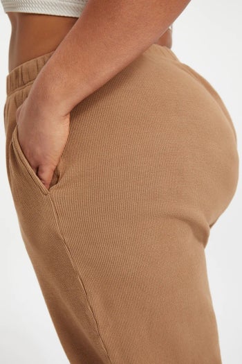 close up of the waffle knit fabric