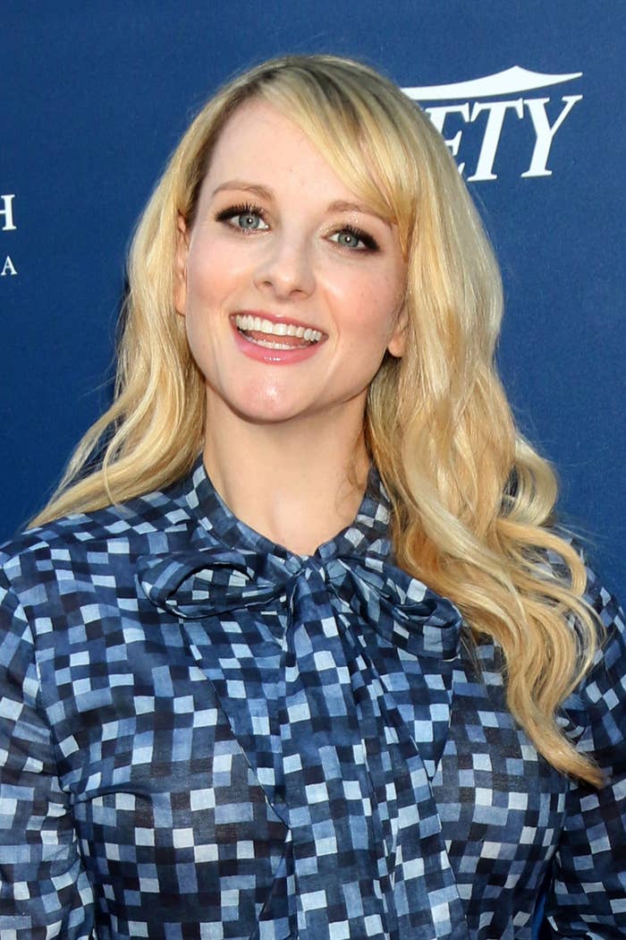 700px x 1050px - Melissa Rauch Lost A Job Because Of Her Hobbit Hands
