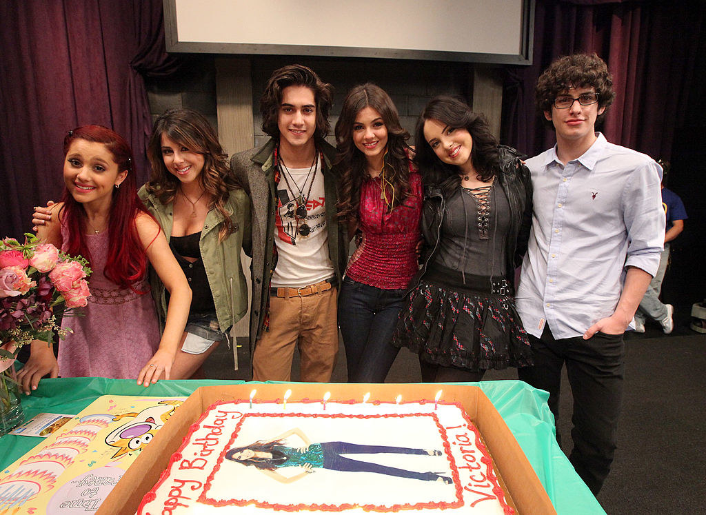 Ariana Grande, Daniella Monet, Avan Jogia, Victoria Justice, Elizabeth Gillies and Matt Bennett