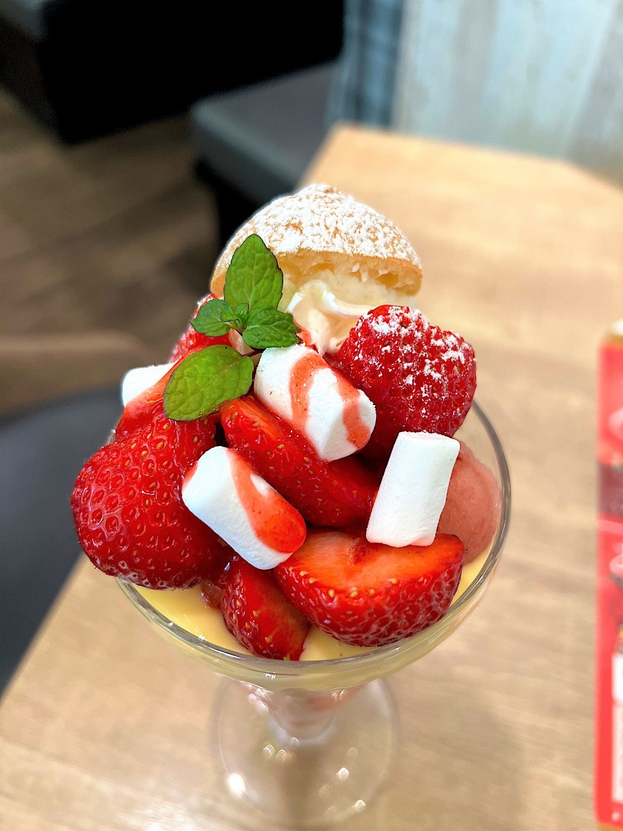 ☆いちごパフェ☆☆リース3個入り♪（特大1、大2） フォトジェニックな誘惑♡ “魅惑のいちごパフェプレート”で笑顔