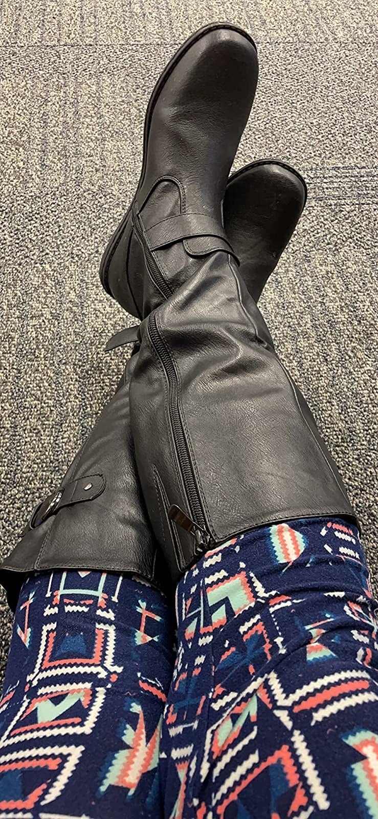 Reviewer wearing achromatic  boots