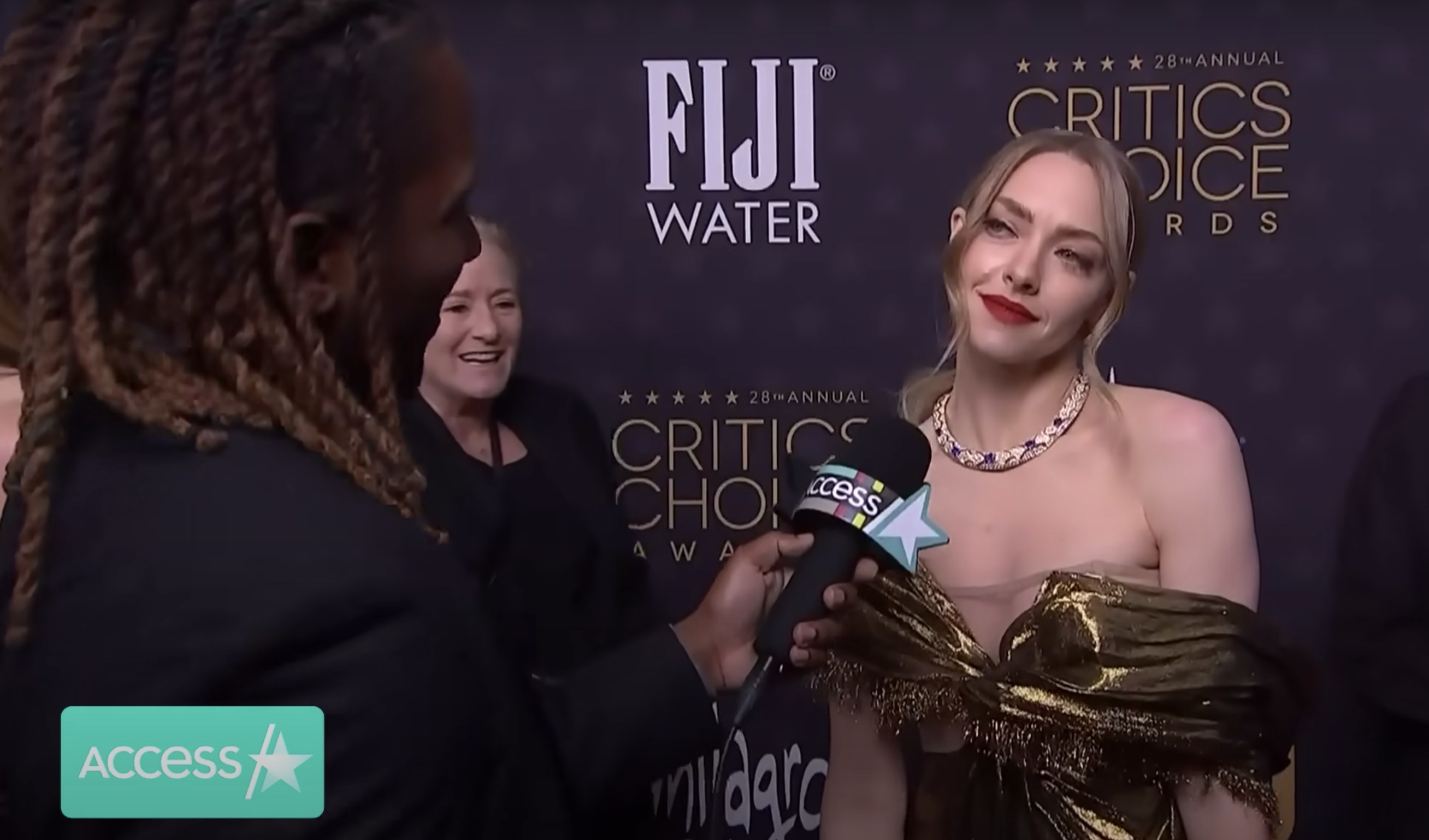 Amanda Seyfried Almost Had A Major Wardrobe Malfunction - 30