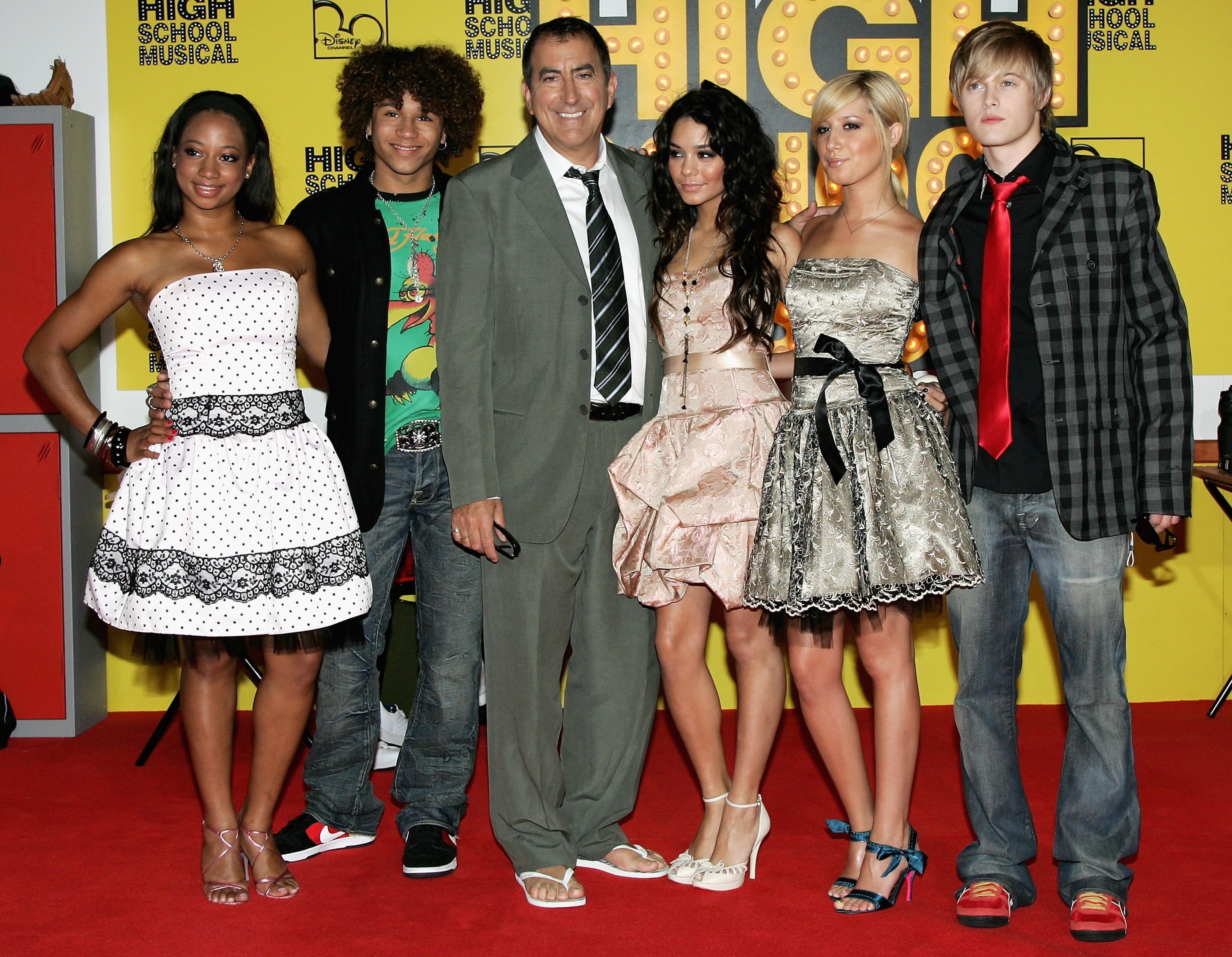 Monique Coleman, Corbin Bleu, Kenny Ortega, Vanessa Hudgens, Ashley Tisdale and Lucas Grabeel in High School Musical