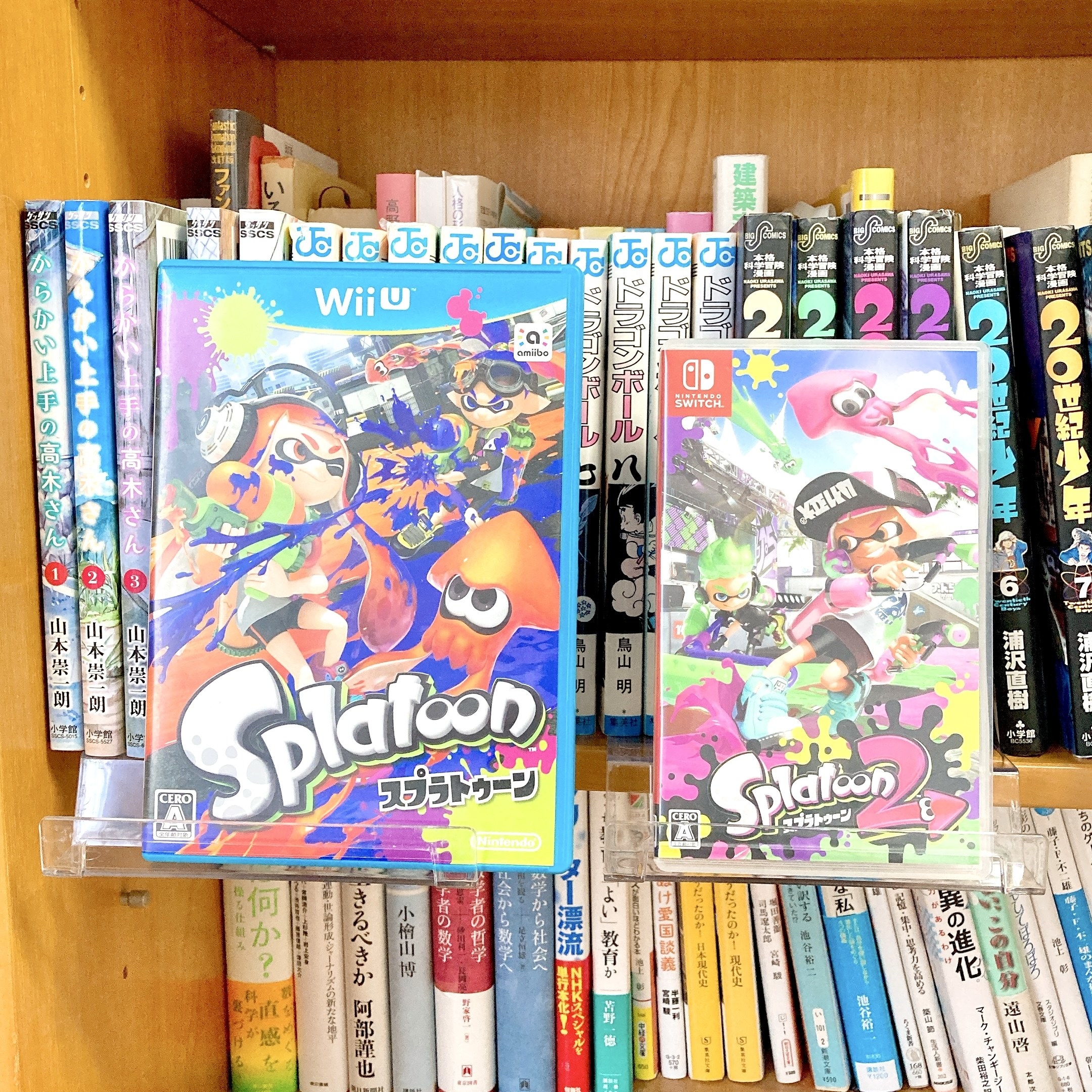 DAISO（ダイソー）のおすすめ便利アイテム「漫画を飾れる棚」