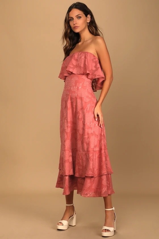 The model in the dusty pink dress