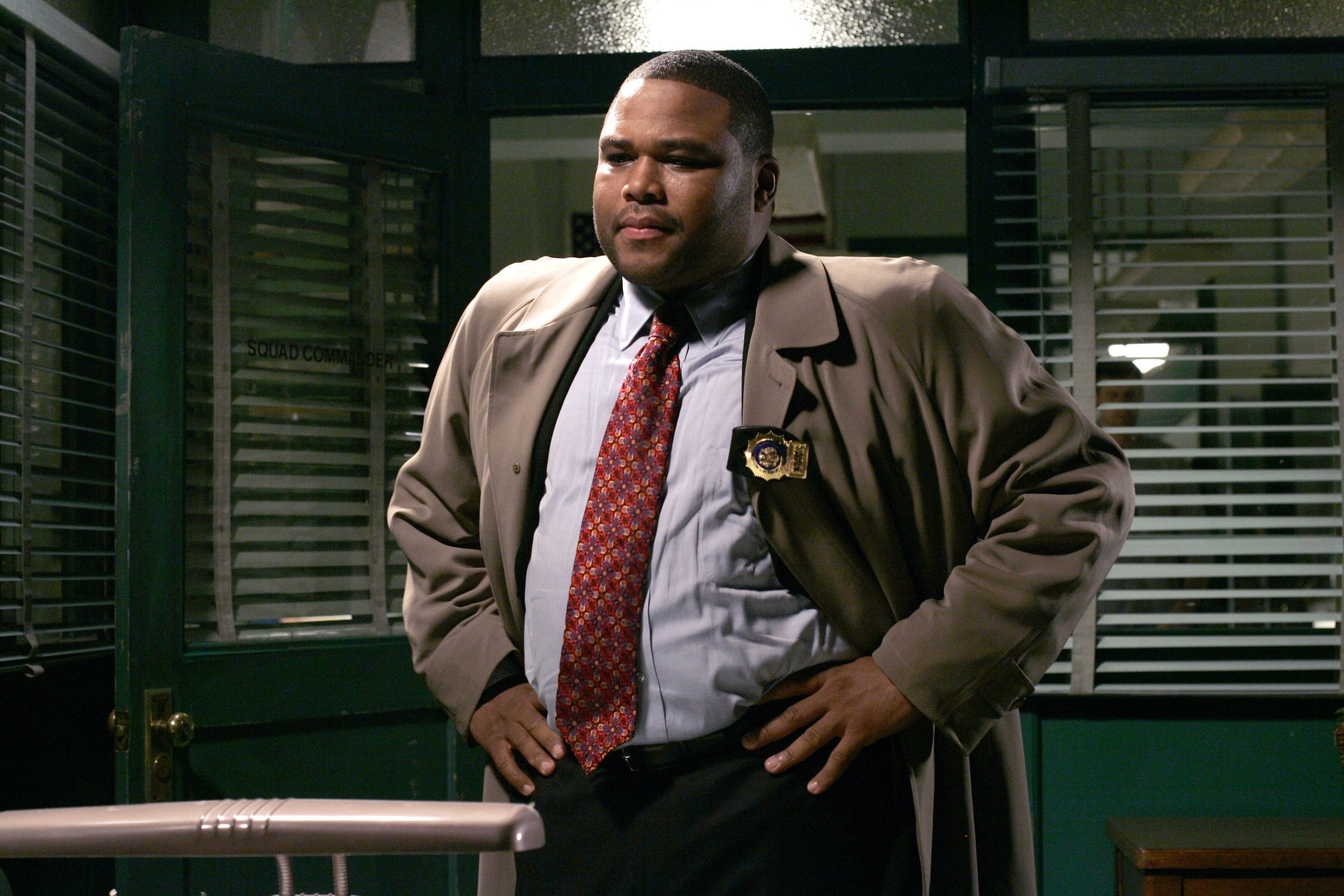 Anthony Anderson as Detective Kevin Bernard