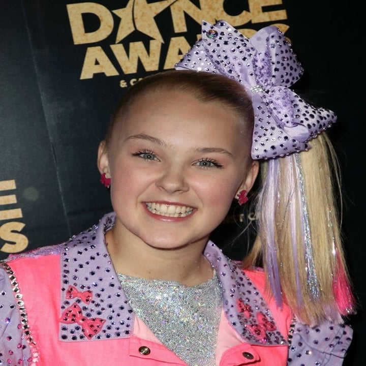 JoJo Siwa Talks About Her Veneers In A Livestream