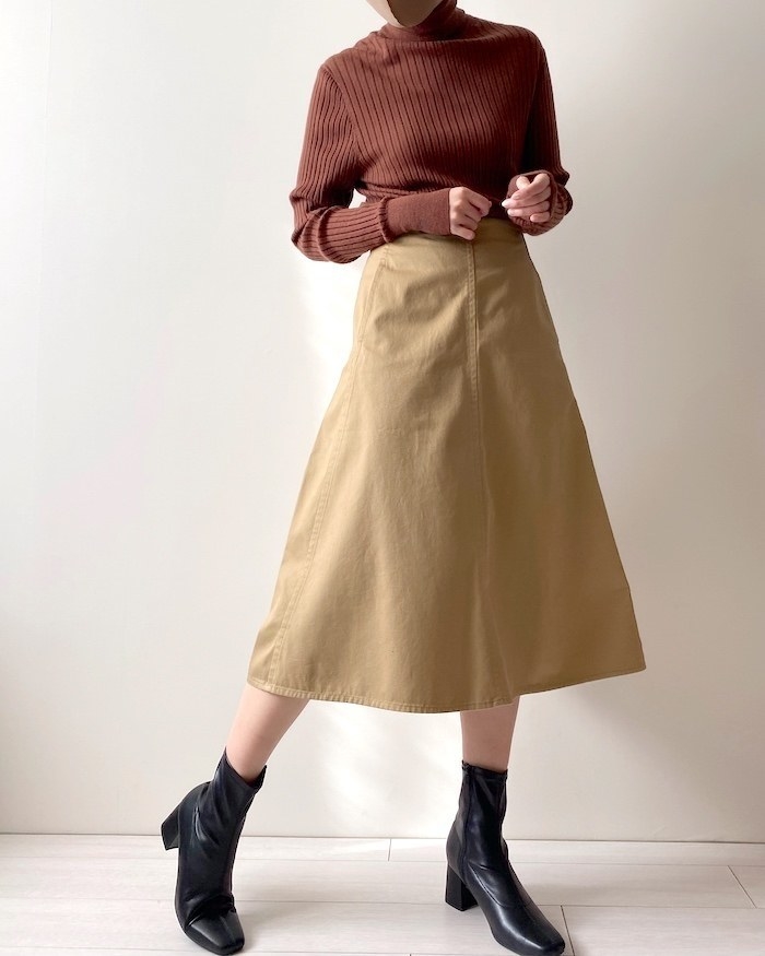UNIQLO（ユニクロ）の楽ちんスカート「コットンフレアミディスカート（丈標準75～79cm）」