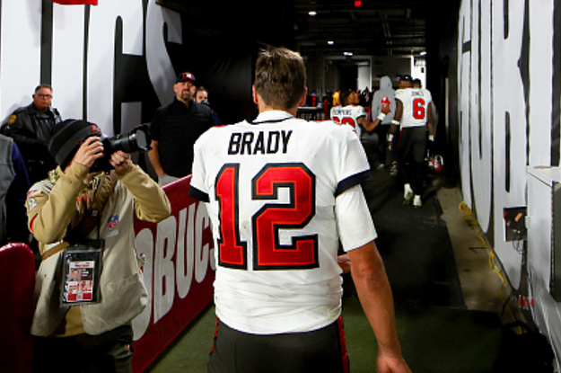 Ryan Fitzpatrick steals the show - and his teammate's outfit - in flashy  postgame interview - ABC13 Houston