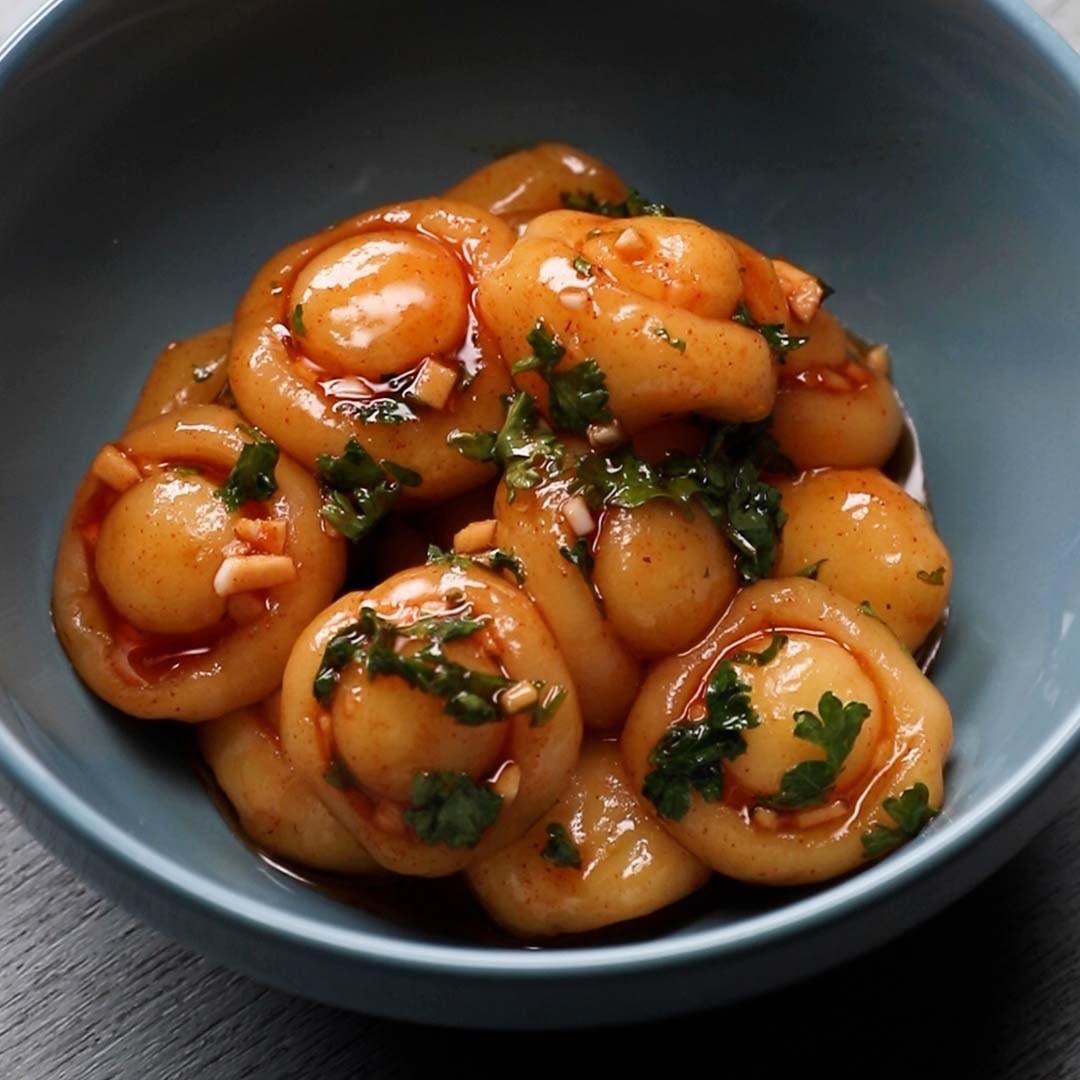 もちもち甘辛！】ガーリックスパイスポテト レシピ・Tasty｜作り方