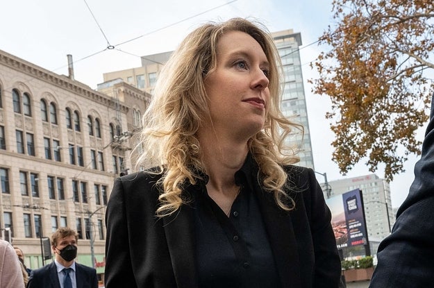 Elizabeth Holmes Tried To Flee To Mexico: Feds - Vimarsana News