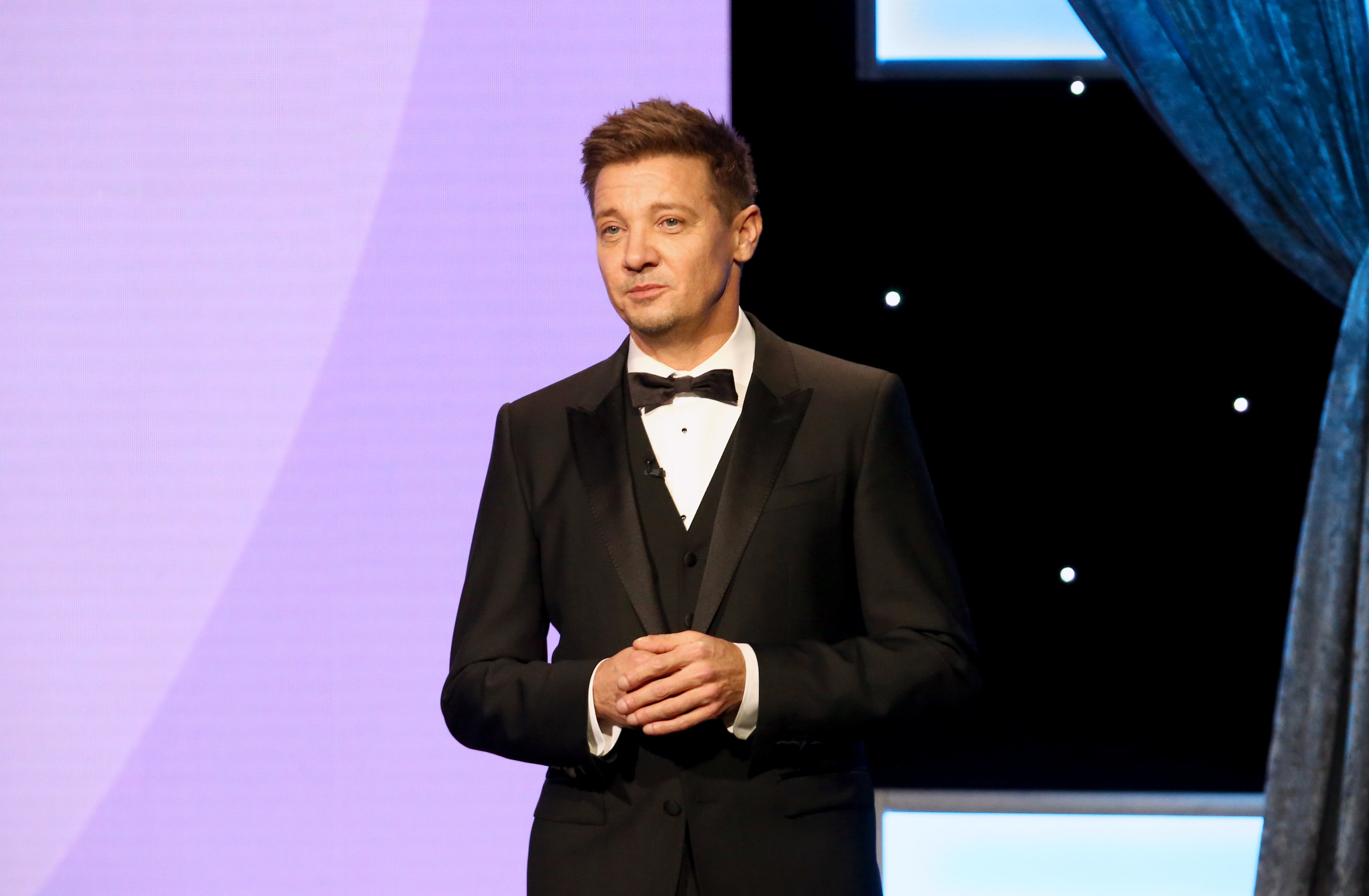 Jeremy Renner Has Over 30 Broken Bones From Accident - 89