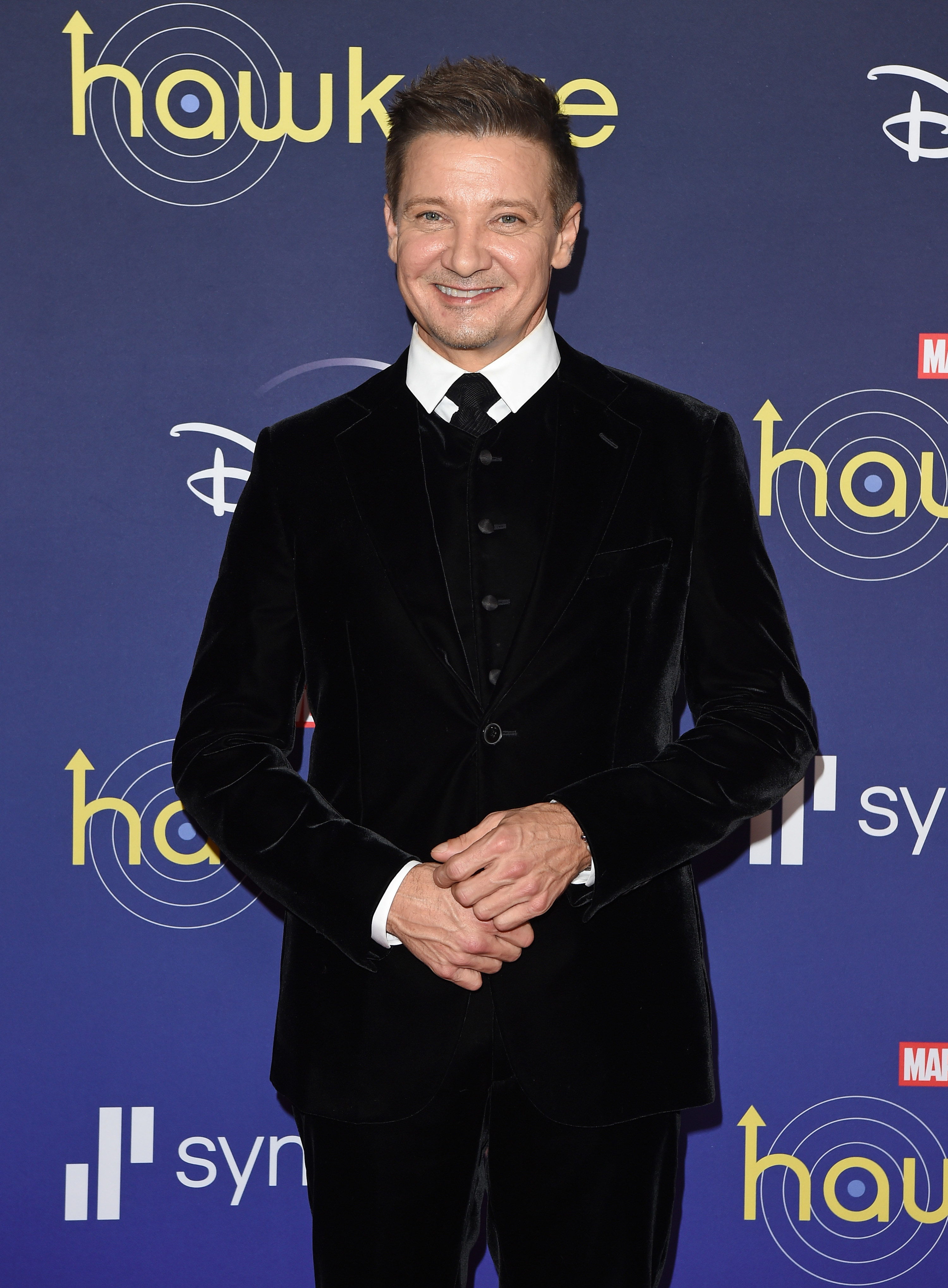 Jeremy Renner Has Over 30 Broken Bones From Accident - 19