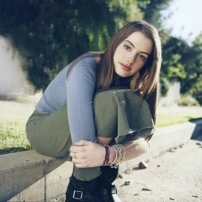 700px x 700px - Anne Hathaway Inadvertently Exposed A Sad Reality For Girls Everywhere