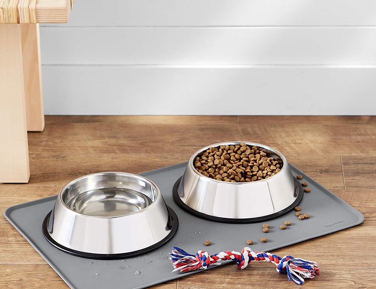 a pair of pet bowls on the non-slip mat