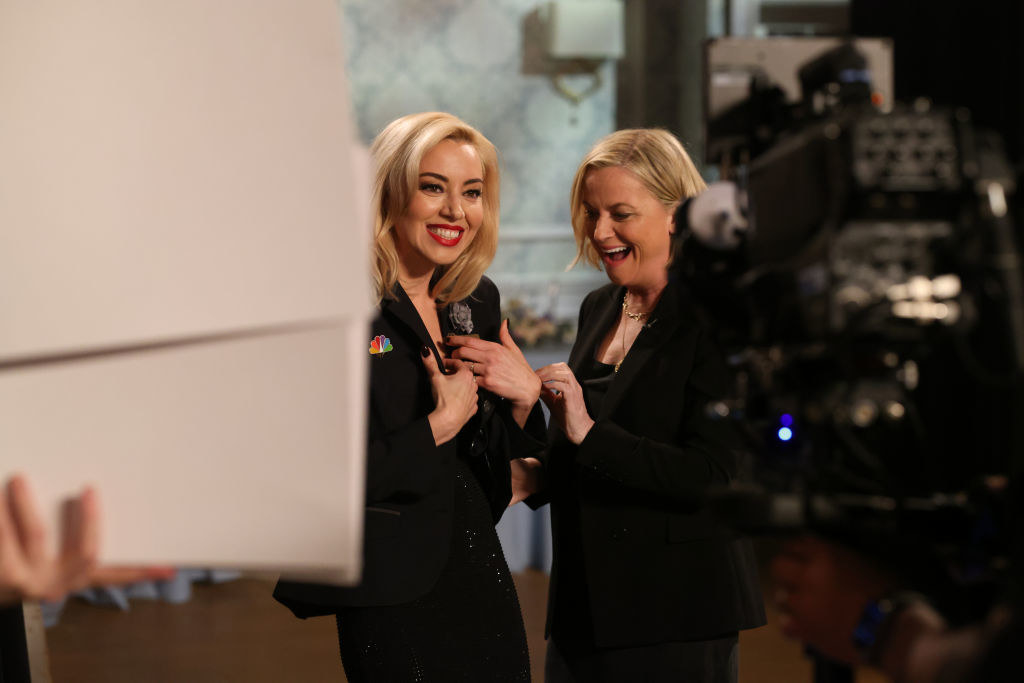 Aubrey Plaza And Amy Poehler Reunite On SNL - 8