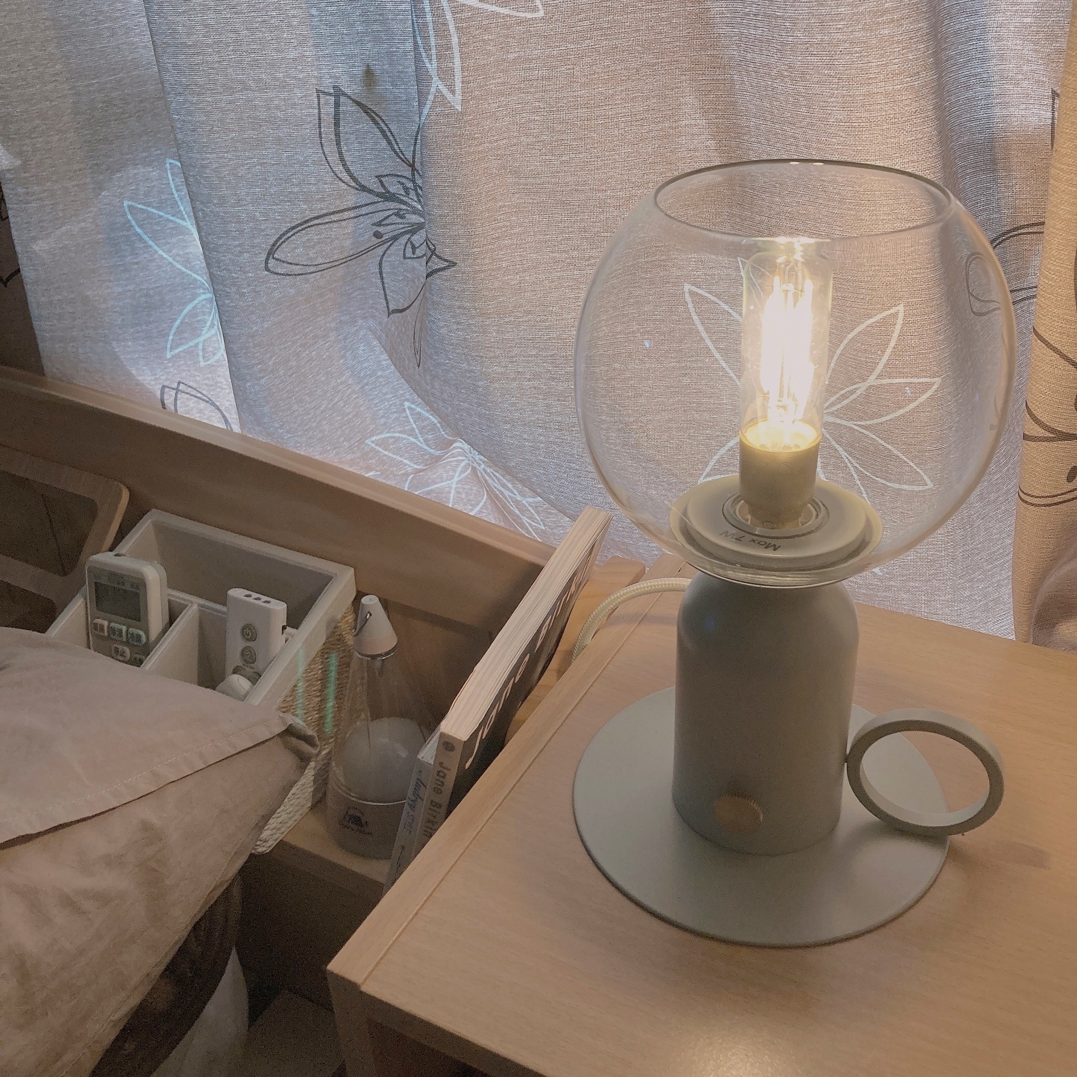 IKEA（イケア）のおすすめのアイテム「ÅSKMULLER オスクミュラー テーブルランプ」