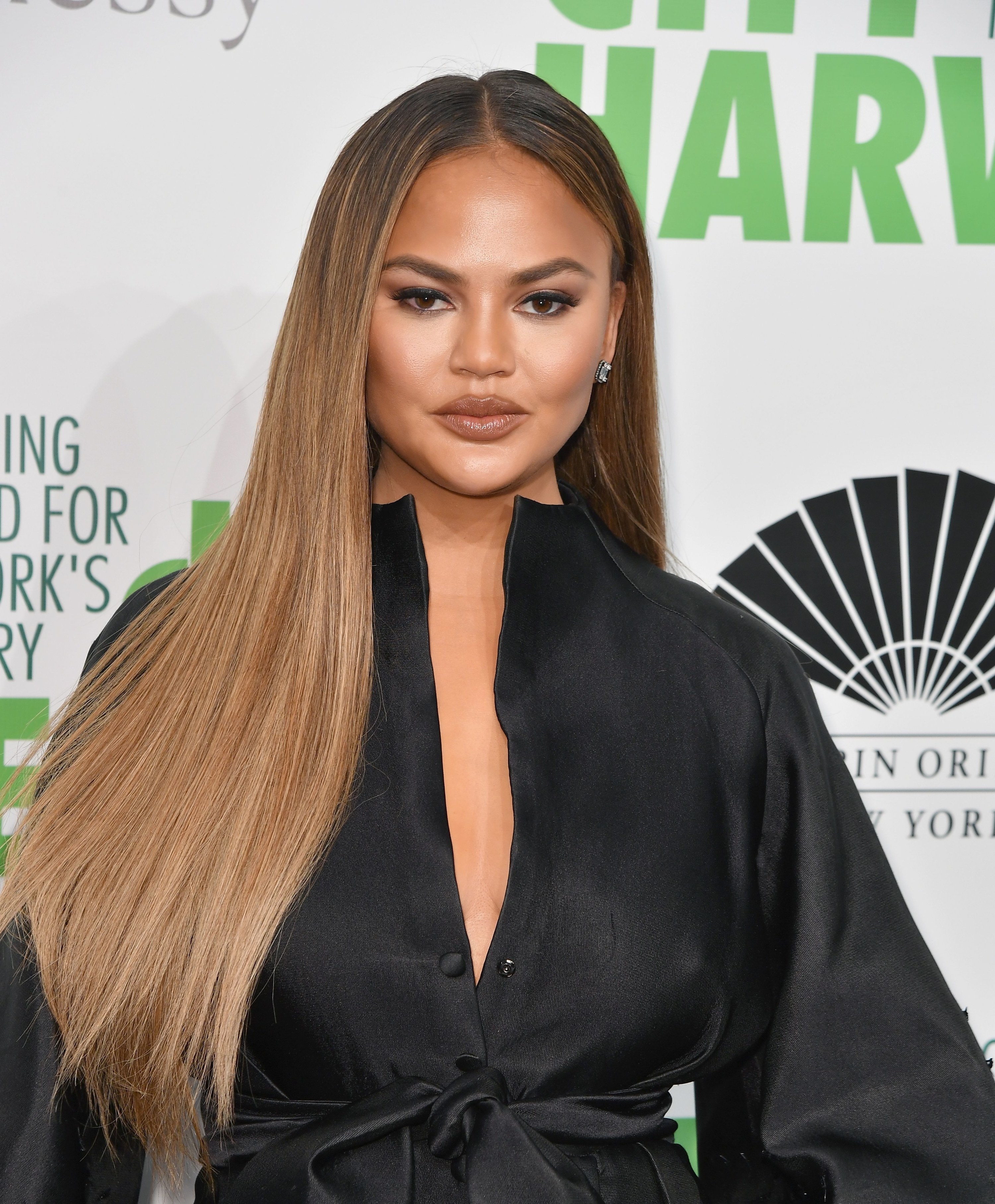 How To Get Breast Milk Stains Out Of A Bra, Because Even Chrissy Teigen  Knows The Horrors