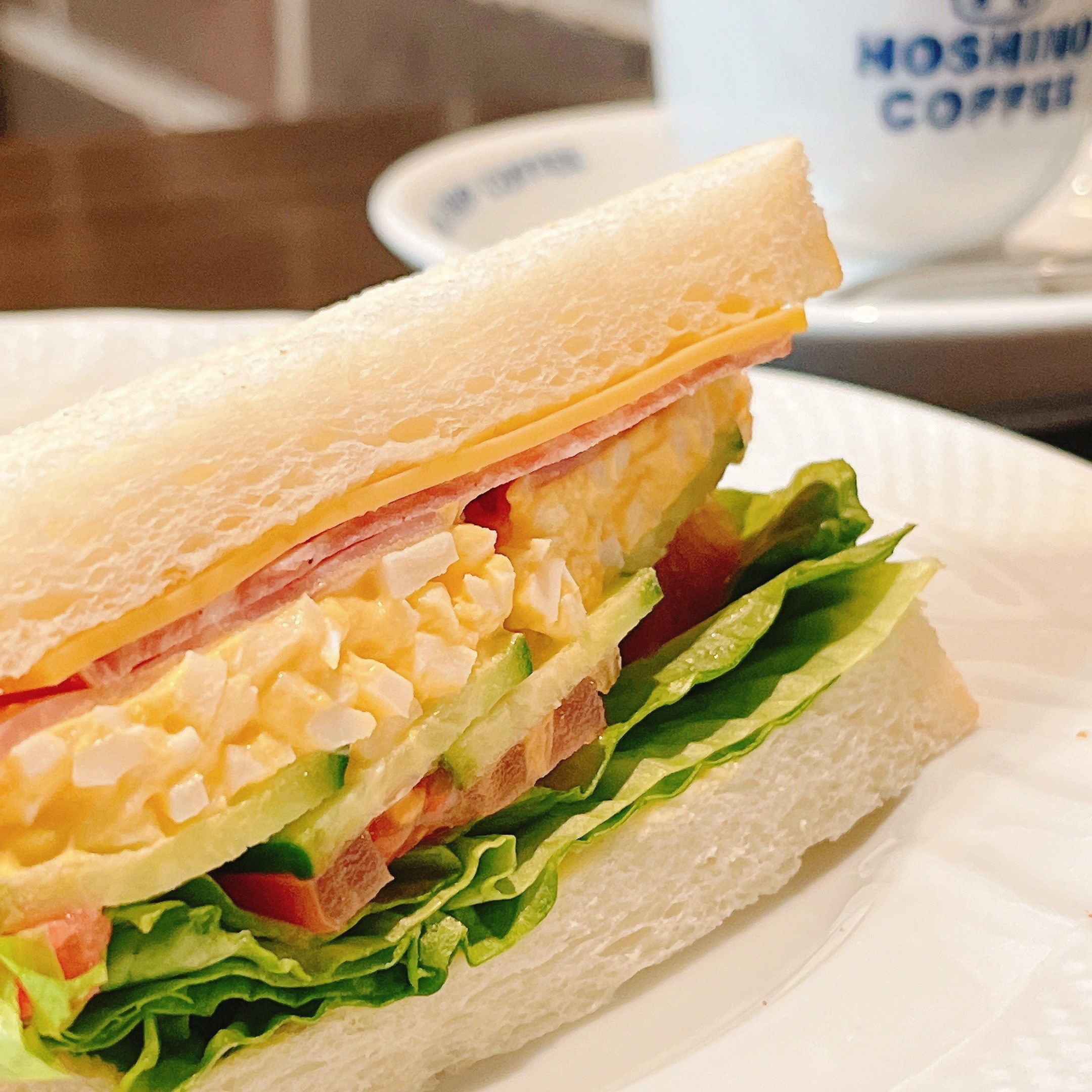 星乃珈琲店のおすすめ「ハムと野菜と玉子のサンド」