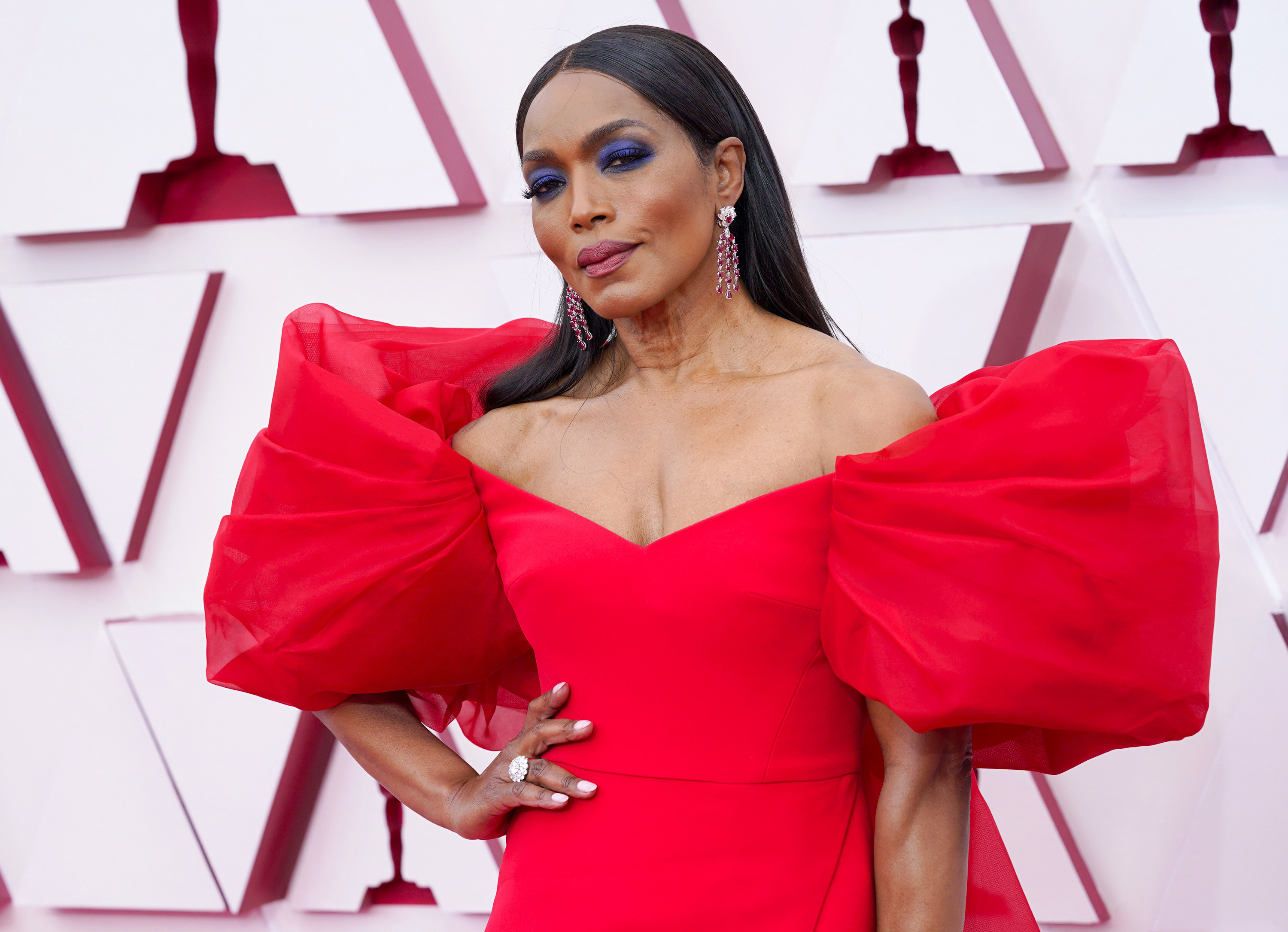 Angela Bassett Almost Missed Oscars Announcement - 11