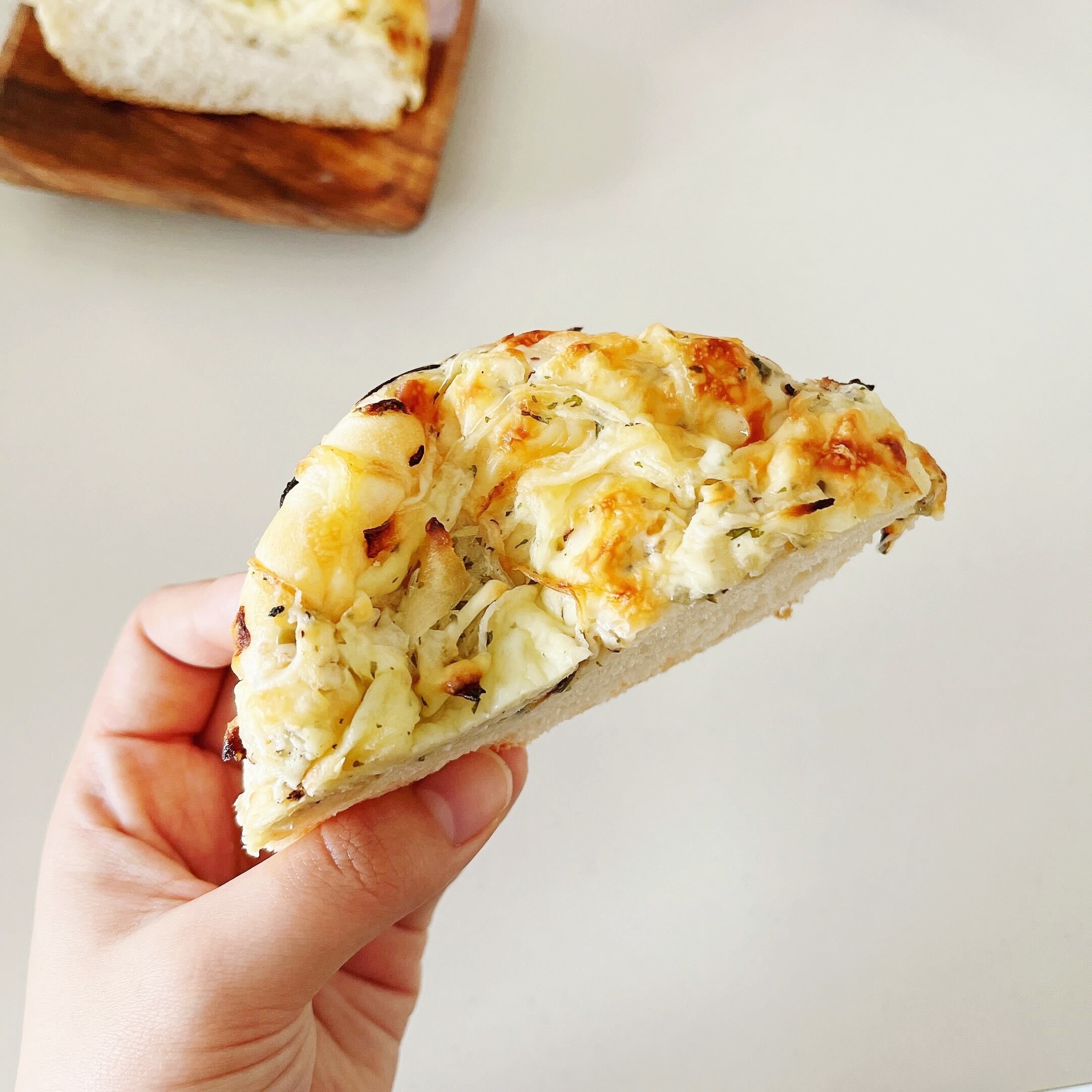 FamilyMart（ファミリーマート）のオススメのパン「タルタルソースがおいしいチーズ&amp;amp;オニオン」