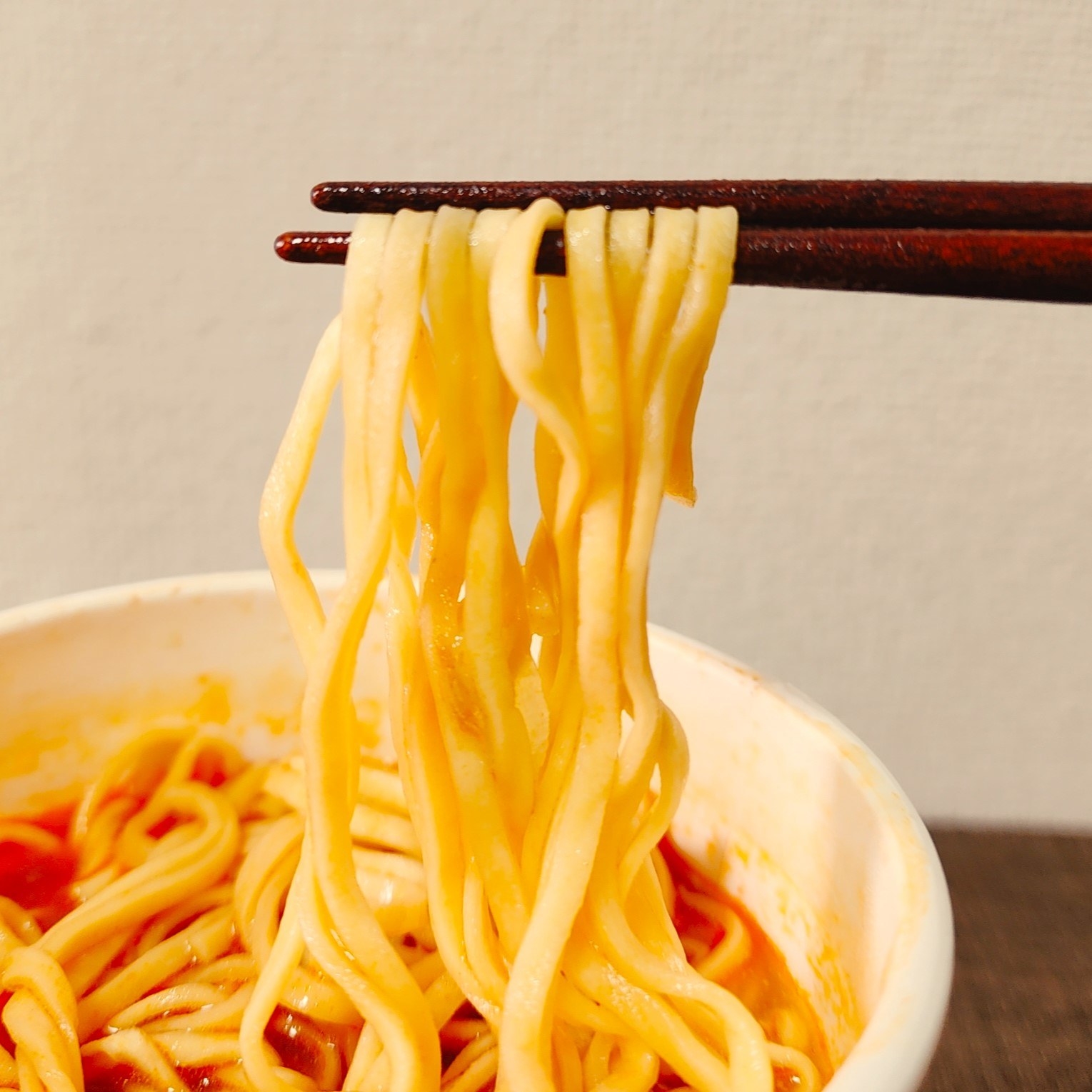 セブン-イレブンのおすすめラーメン「7P 蒙古タンメン中本トマト＆チーズ味」