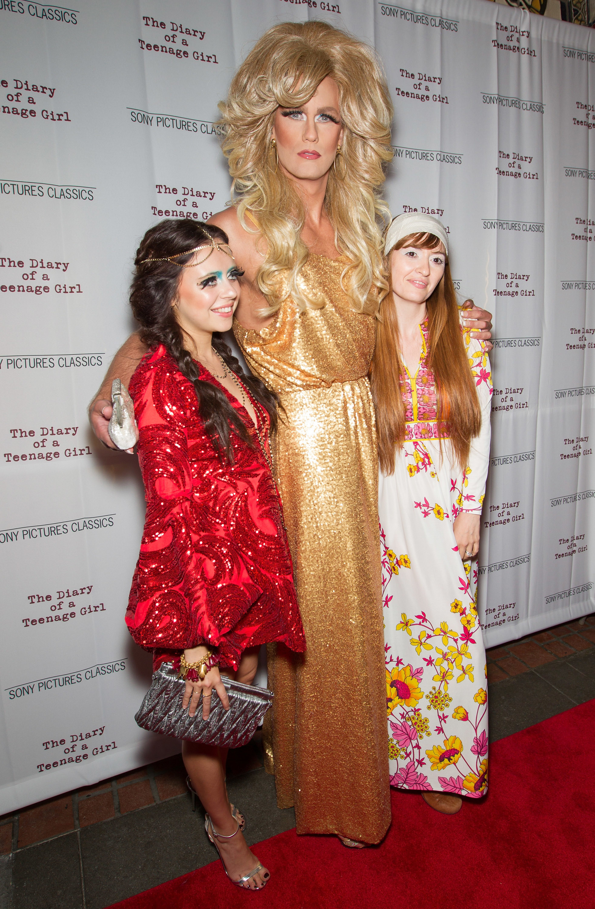 Alexander Skarsg rd Wore A Leash On The Red Carpet - 90