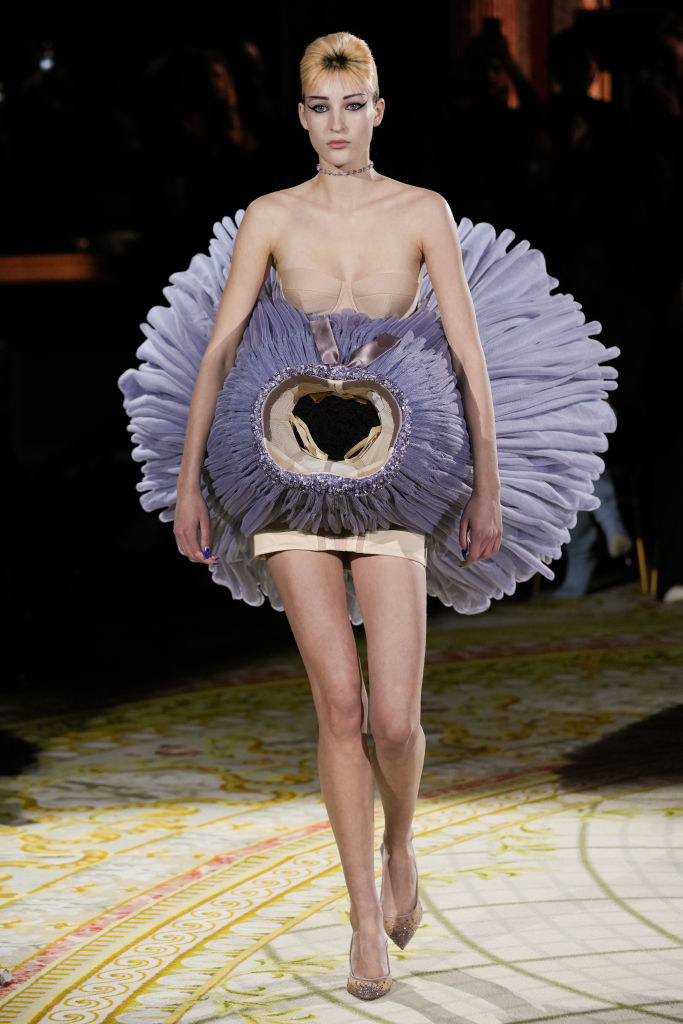 Paris Fashion Week Viktor   Rolf Dresses Are Confusing - 33