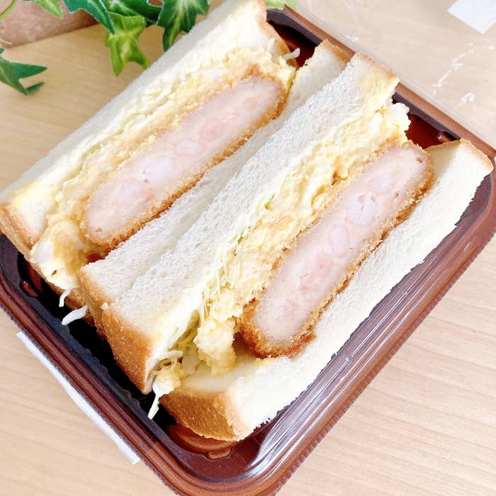 LAWSON（ローソン）のオススメのフード「海老カツタマゴサンド」