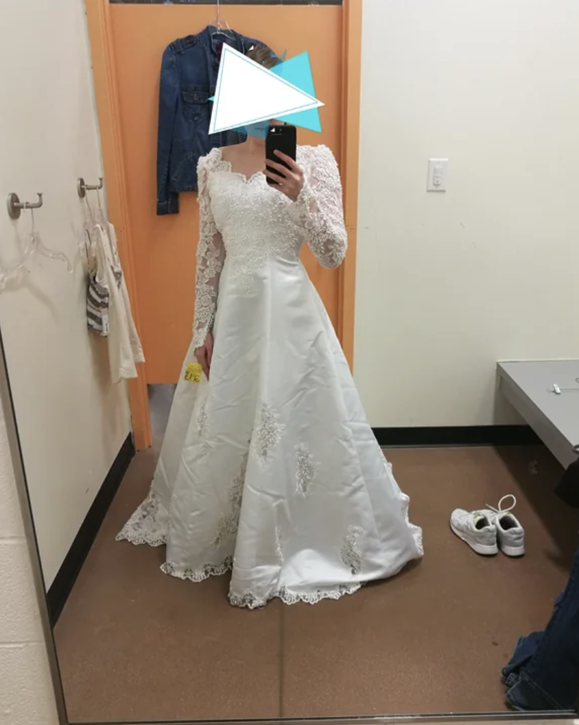 14 Beautiful Thrifted Wedding Dresses - 86