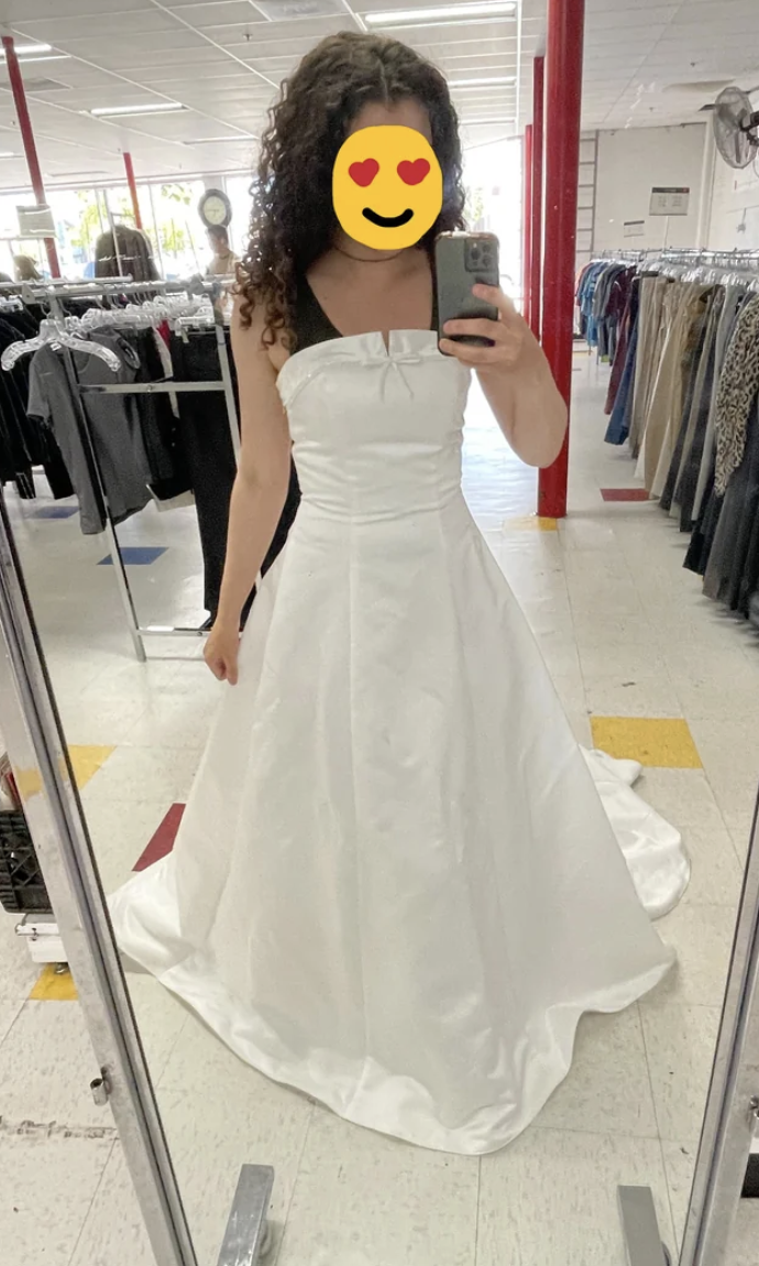 14 Beautiful Thrifted Wedding Dresses - 51