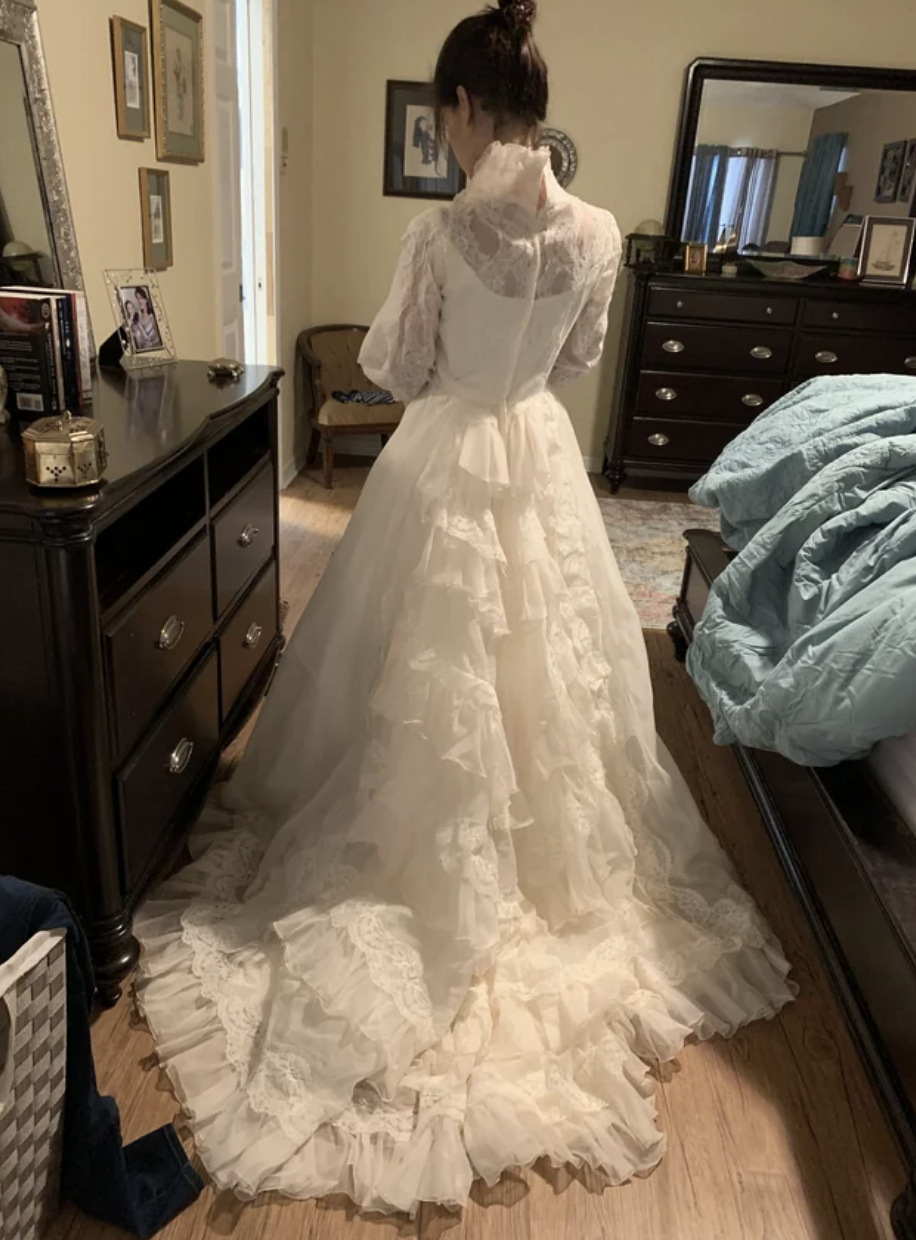 14 Beautiful Thrifted Wedding Dresses - 96