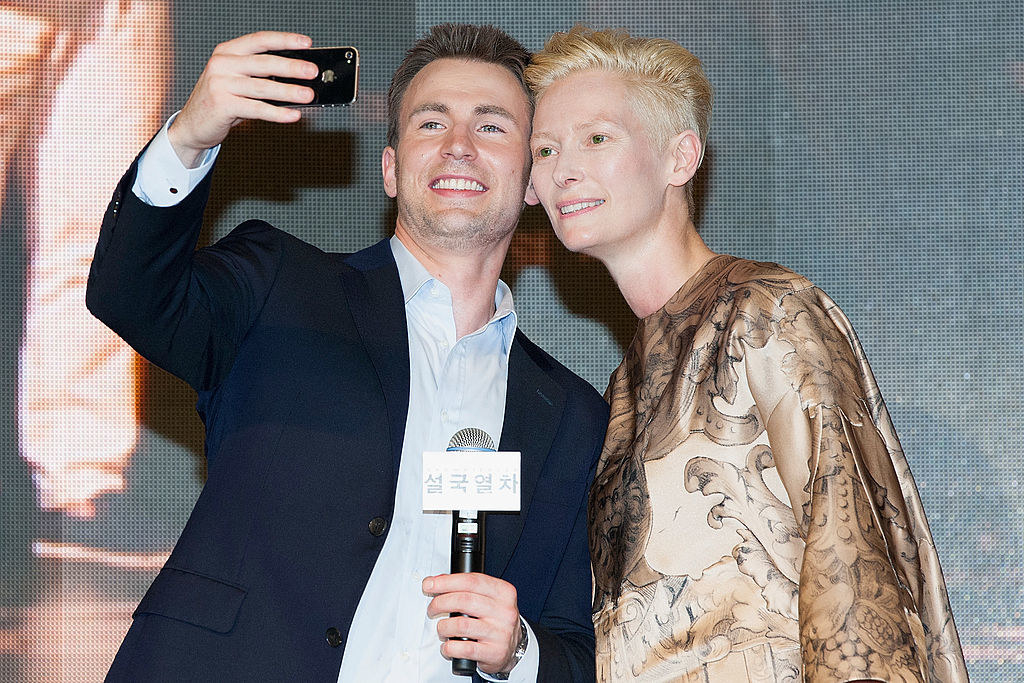 chris taking a selfie with tilda