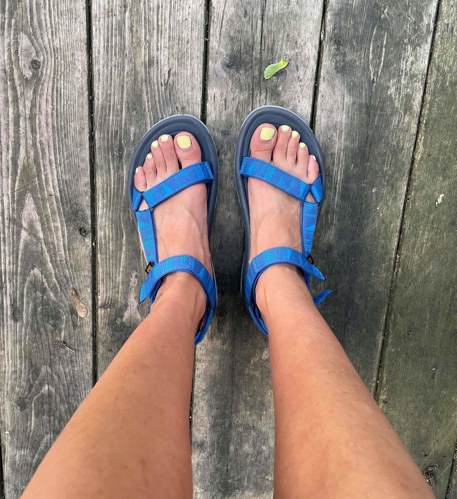 brittany wearing vibrant teva sandals